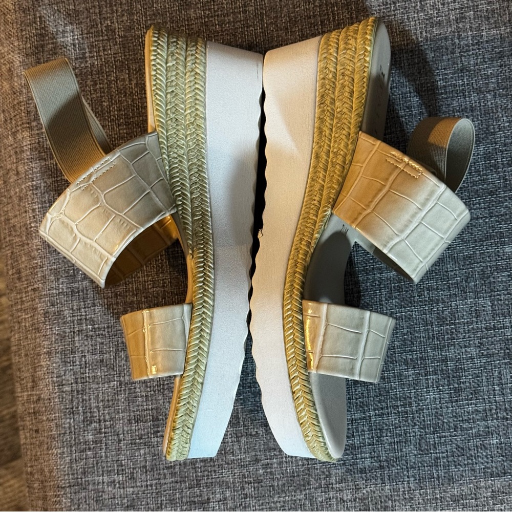 Italian Shoemakers Cream Croc-Embossed Sandals